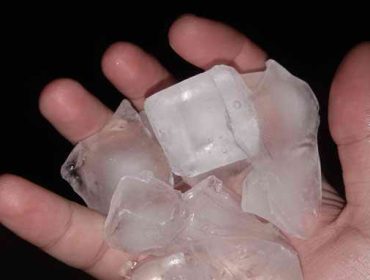 ilustrasi hujan es batu