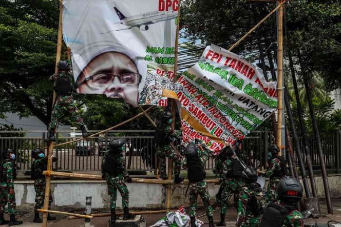 
					Perwira Ini Perintahkan Cabut Spanduk dan Baliho FPI