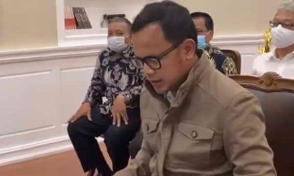 Wali Kota Bogor Bima Arya saat konfrensi pers pembahasan rencana pembukaan kembali sekolah tatap muka.