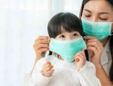 ilustrasi mengenakan masker. foto parentstory