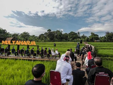 Wali Kota Bogor Bima Arya pimpin rapat di ciharashas