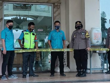 Waterpark Marcopolo, salah satu tempat wisata yang ditutup sementara bersama belasan tempat wisata lainnya di Kota Bogor, karena dipadati pengunjung dan berpotensi terjadi penularan covid 19, MInggu (16/5/2021).