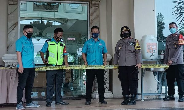 Waterpark Marcopolo, salah satu tempat wisata yang ditutup sementara bersama belasan tempat wisata lainnya di Kota Bogor, karena dipadati pengunjung dan berpotensi terjadi penularan covid 19, MInggu (16/5/2021).