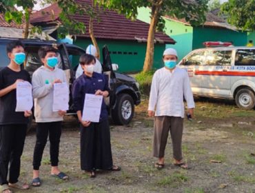 Para santri yang sudah dinyatakan sembuh dari covid 19.
