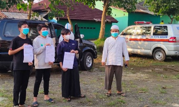 Para santri yang sudah dinyatakan sembuh dari covid 19.