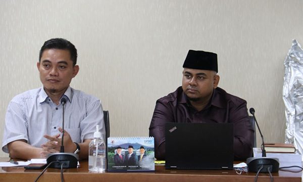 Ketua komisi IV Karnain dan Wakil Ketua Komisi IV Mohan