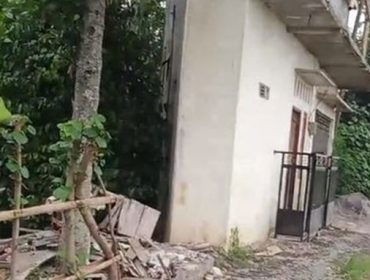 Unik, Rumah dengan Lebar Tak Lazim. foto TikTok @jengatno03