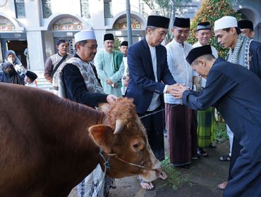 Plh Wali Kota Bogor Dedie A Rachim Berkurban
