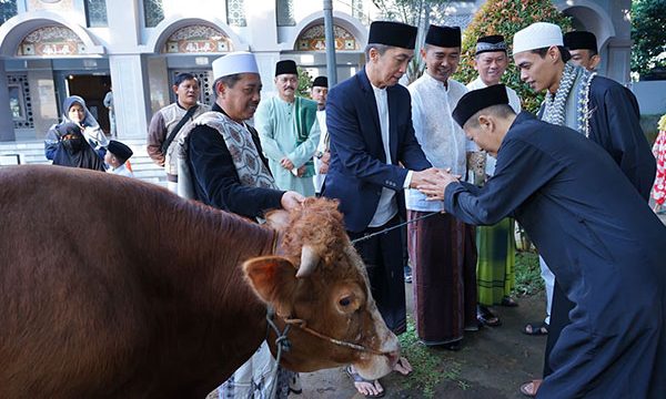Plh Wali Kota Bogor Dedie A Rachim Berkurban