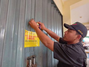 Kios di Blok G disegel