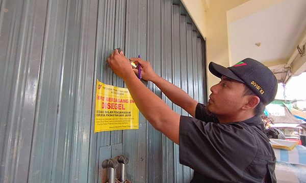 Kios di Blok G disegel