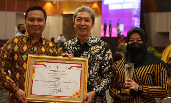 Pemkot Bogor Terima Penghargaan dari Menkumham