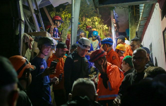 
					Bogor Diguyur Hujan Lebat dan Longsor, 2 Warga Meninggal Dunia