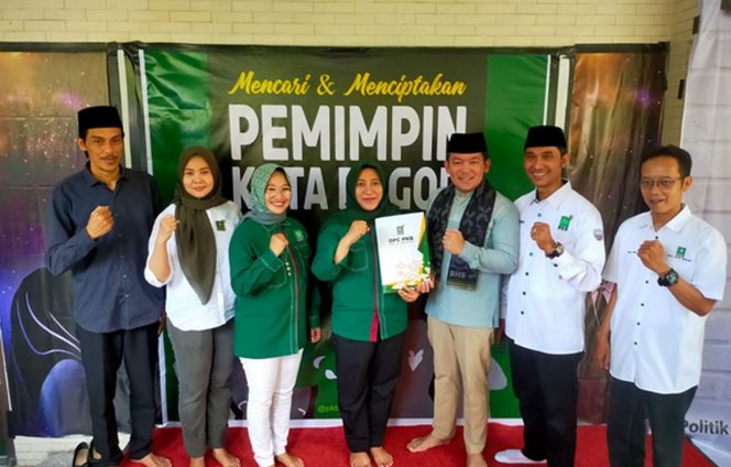 
					Rayendra Serahkan Berkas Bacawalkot ke PKB