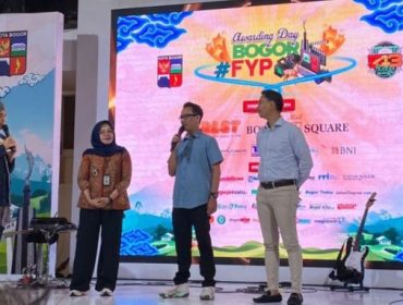 Juri Bogor FYP mengumumkan pemenangdalam lomba video dalam rangka Hari Jadi Bogor ke 543 di Botani Square. Foto : Saefulloh