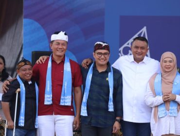 Ketua DPRD Kabupaten Bogor Sastra Winara (ikat merah).
Foto: istimewa/Rassioo