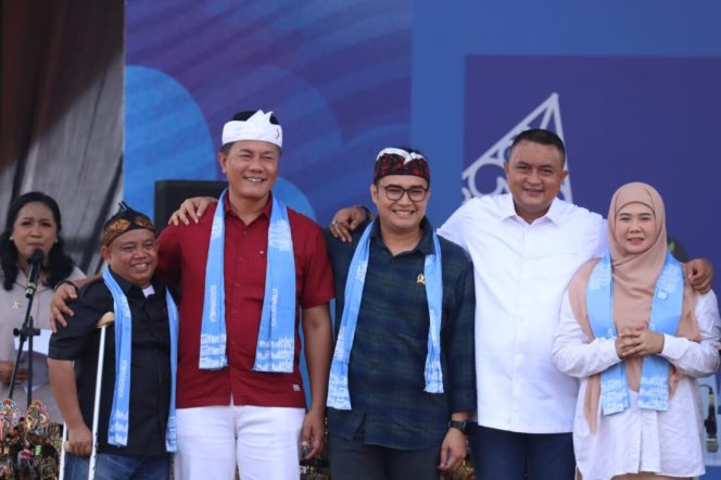 
					Ketua DPRD Kabupaten Bogor Sastra Winara (ikat merah).
Foto: istimewa/Rassioo
