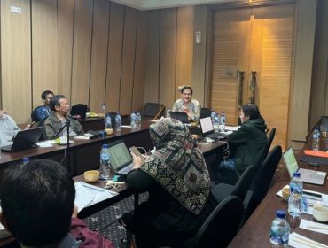 Komisi Penelitian, Pendataan, dan Ratifikasi dewan pers, tengah melakukan rapat verikasi media. Foto: istimewa