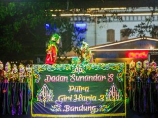 Pagelaran wayah golek dalang rangka Hari Jadi Bogor ke-543 di alun-alun Bogor. Foto: Saefulloh