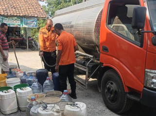 BPBD memasok 15 ribu liter air bersih ke Jonggol, Bogor. (Foto: dok. BPBD Kab Bogor)