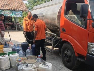 BPBD memasok 15 ribu liter air bersih ke Jonggol, Bogor. (Foto: dok. BPBD Kab Bogor)