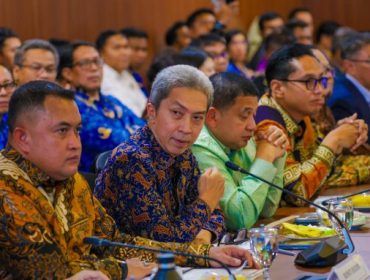 Wali Kota Bogor Dedie Rachim menghadiri ratas pengelolaan sampah menjadi energi listrik di Jakarta. Foto: Kominfo Kota Bogor