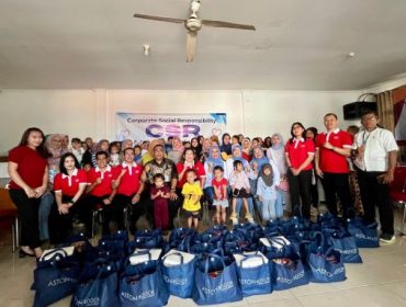 Aston Hotel dan Resort memberikan bantuan stunting bagi warga Kelurahan Pamoyanan. Foto : istimewa