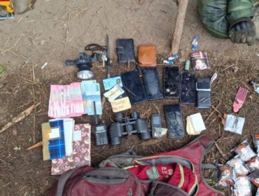 Barang bukti yang berhasil diamankan dari 2  OPM. Foto: Puspen TNI