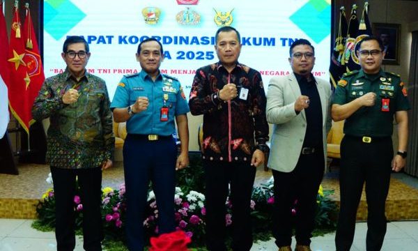 Rapat Koordinasi Hukum (Rakorkum) TNI Tahun 2025 dengan tema “Babinkum TNI Prima dalam Menjaga Konstitusi Negara Hukum”,  berlangsung di Aula Babinkum TNI, Mabes TNI, Cilangkap, Jakarta Timur, Selasa (29/7/2025). Foto: Puspen TNI
