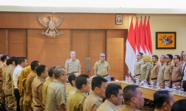 Wali Kota Bogor, Dedie A Rachim menegaskan bahwa SKTM harus sesuai dengan profil dan kondisi riil warga yang mengajukan, agar seluruh bentuk bantuan sosial tepat sasaran. Hal tersebut disampaikan Dedie pada Rapat Pimpinan (Rapim) di Papyrus Tropical Hotel, Kecamatan Tanah Sareal, Kota Bogor, Senin (21/07/2025). Foto: Kominfo Kota Bogor
