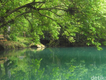 Danau Nyadeng 
foto: detik.com