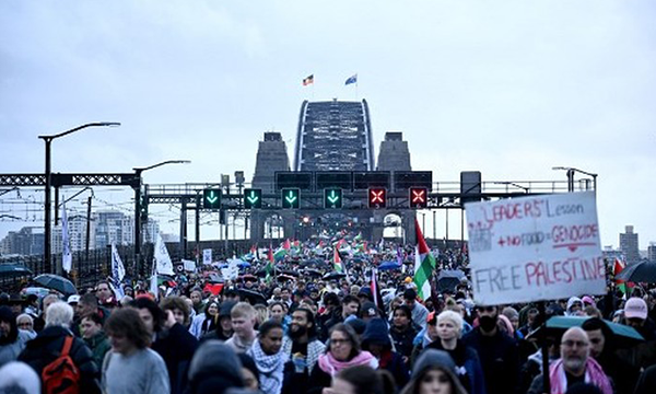 Demo pro Palestina di Sydney Foto: (AFP/SAEED KHAN)