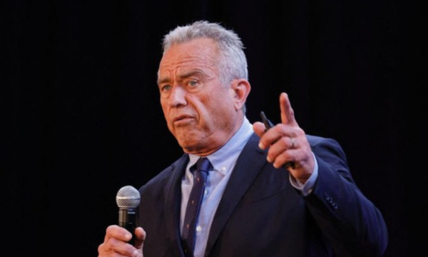 Gedung Putih memecat Kepala Pusat Pengendalian & Pencegahan Penyakit AS (CDC), Susan Monarez, saat berselisih soal vaksin dengan Menkes Robert F. Kennedy Jr. (Foto: AFP/KENA BETANCUR)