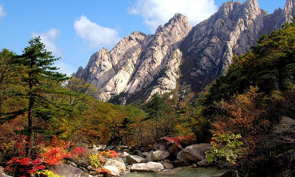 Gunung Kumgang. (Ryu Tok In/Korea National Heritage Preservation Agency via UNESCO)