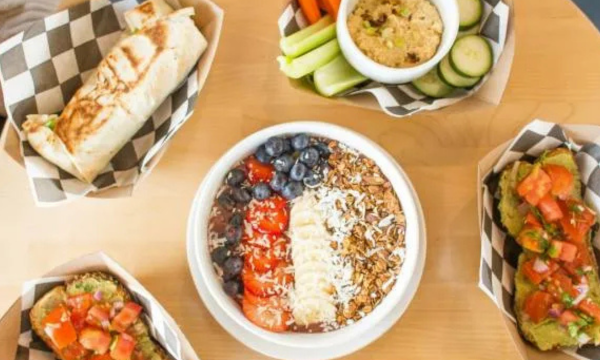 Ilustrasi promo makanan 17 Agustus 2025. (Foto: unsplash.com/@courtneymcook)