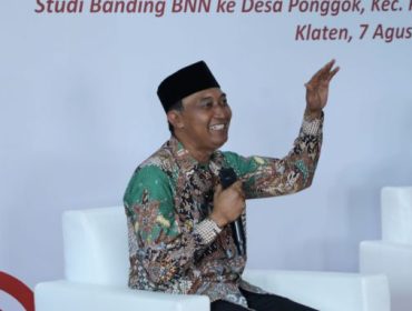 Junaedhi Mulyono, Kepala Desa (Kades) Ponggok. (Foto: ist)
