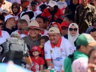 Ketua DPRD Kab Bogor Sastra Winara (topi koboy). (foto: ist)