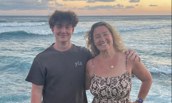 Maria Raine (kiri), ibu Adam Raine (kanan). Orangtua Adam Raine, remaja berusia 16 tahun asal Amerika Serikat, menuduh ChatGPT berperan dalam kematian anak mereka yang meninggal akibat bunuh diri pada April lalu. (Raine Family via Yahoo News)