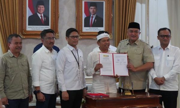 Penandatangan Mou antara Pemkab Bogor, BBWS dan Pemprov Jabar, terkait penanganan banjir. (Foto: Kominfo Kabupaten Bogor)
