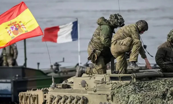 Pasukan Eropa, yang terlihat berpartisipasi dalam latihan NATO pada bulan Maret 2024, hanya dapat dikerahkan di Ukraina setelah gencatan senjata disepakati. (Foto: AFP via Getty Images)