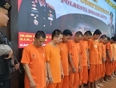 Pelaku pencurian motor di Kota Bogor berhasil dibekuk Satreskrim Kota Bogor. 
(Foto: Rizki M)