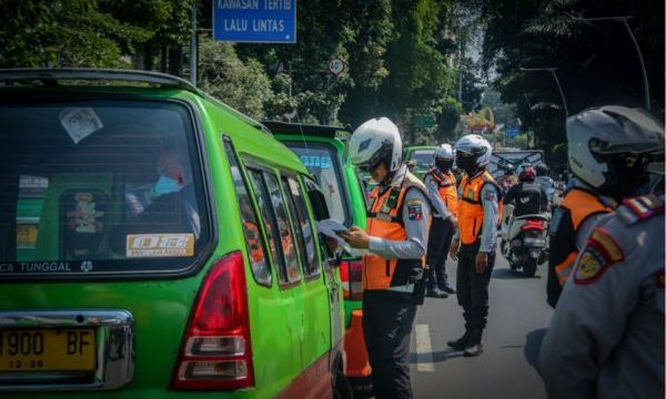 Penertiban angkot oleh Dishub Kota Bogor. (Foto: Kominfo Kota Bogor)