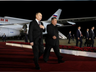 Putin dan Kim Jong Un akan ke China hadiri parade militer Beijing. Foto: via REUTERS/Gavriil Grigorov