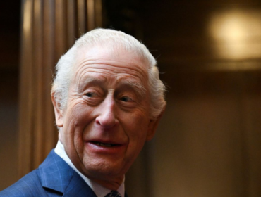 Raja Inggris, Charles III, saat menghadiri perayaan RCN King's Nursing Cadet ke-1.000 di Royal College of Nursing, London, 11 Maret 2025.(AFP/POOL/JAIMI JOY)