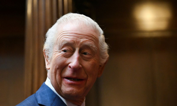 Raja Inggris, Charles III, saat menghadiri perayaan RCN King's Nursing Cadet ke-1.000 di Royal College of Nursing, London, 11 Maret 2025.(AFP/POOL/JAIMI JOY)