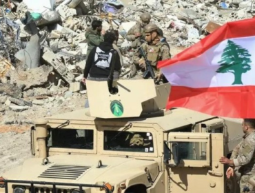 Tentara Lebanon berpatroli di wilayah perbatasan usai pasukan Israel menarik diri (dok. AFP)