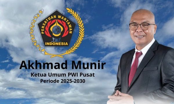 Ketua Umum PWI Pusat Akhmad Munir. (Foto: ist)