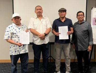 Ketua Umum PWI Hendry CH Bangun mencabut SK Pembekuan PWI Jawa Barat. (Foto: ist)