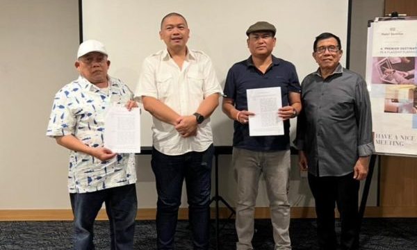 Ketua Umum PWI Hendry CH Bangun mencabut SK Pembekuan PWI Jawa Barat. (Foto: ist)