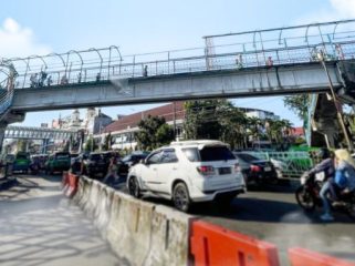 Ditjen Bina Marga Kementerian Pekerjaan Umum (PU) RI menilai JPO Paledang tak layak digunakan. (Foto: Kominfo Kota Bogor)